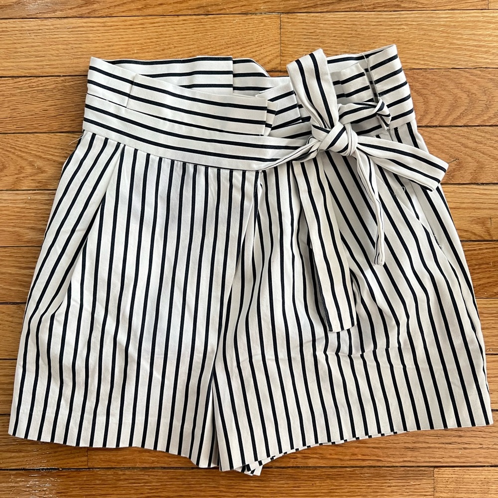 Zara stripped white shorts